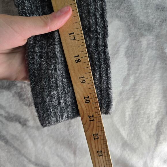 Old Navy Grey Turtleneck Sweater Women's Size M - Picture 4 of 9